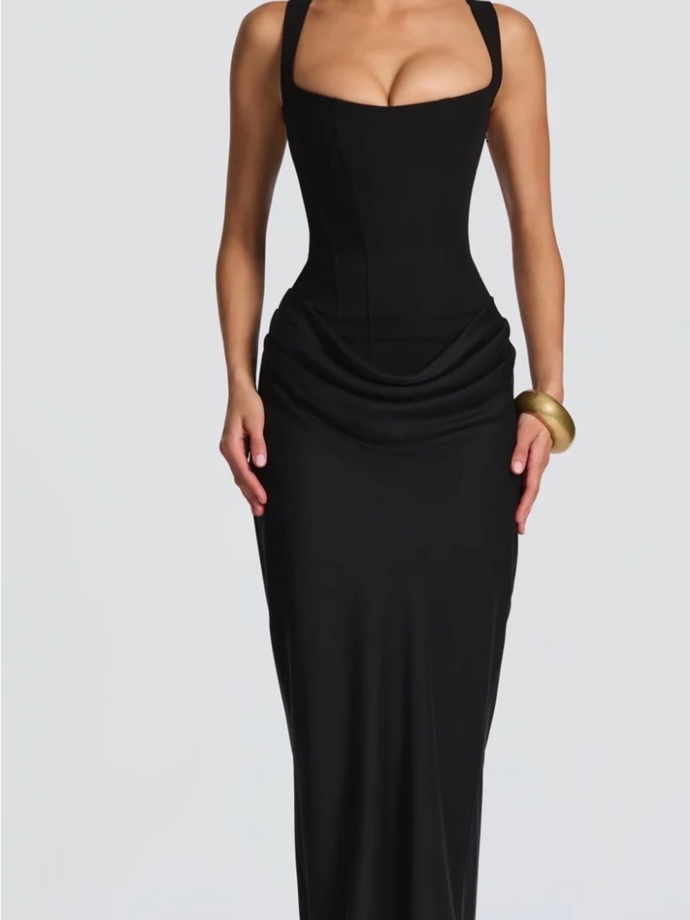 Elegant Black Maxi Dress with Sculpted Bodice